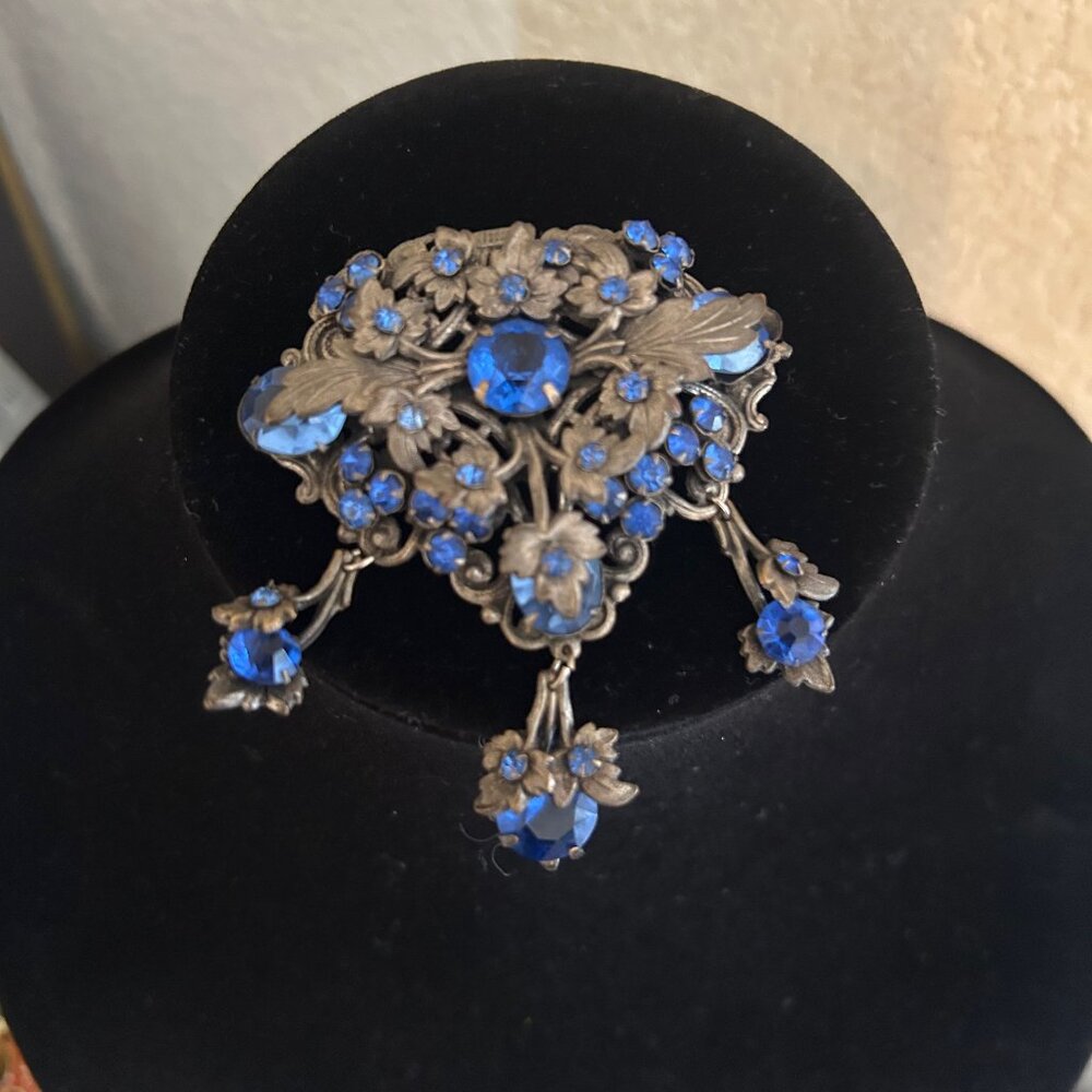 Vintage Cobalt Blue Rhinestone Brooch Silver Filigree Floral |Articulated Dangle